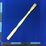 O – 004 manita rascadora de bambu 43 cm c10 E4002